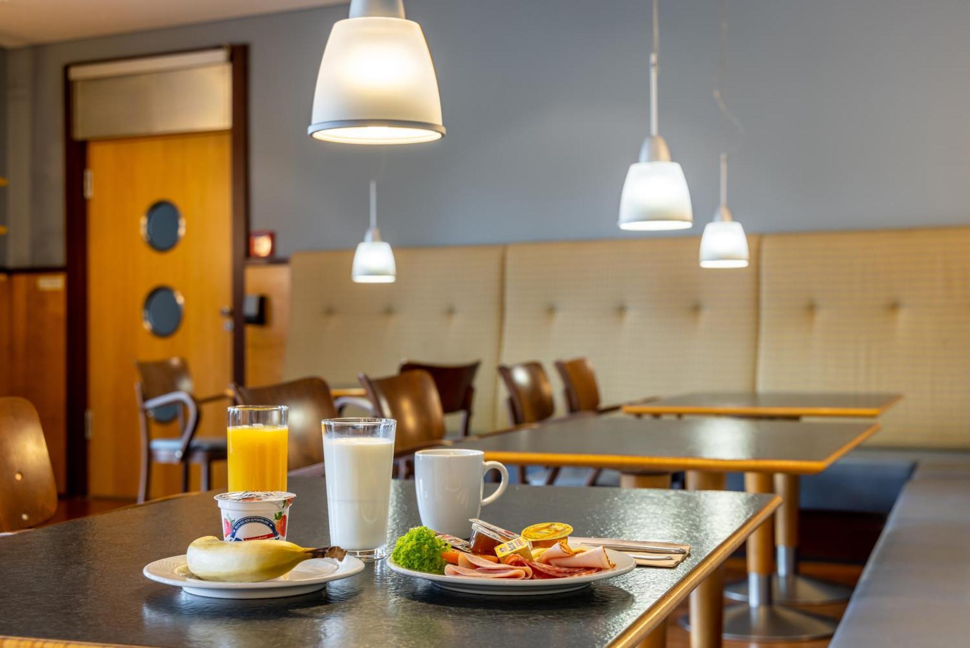 Hotel Leipheim Sued מראה חיצוני תמונה