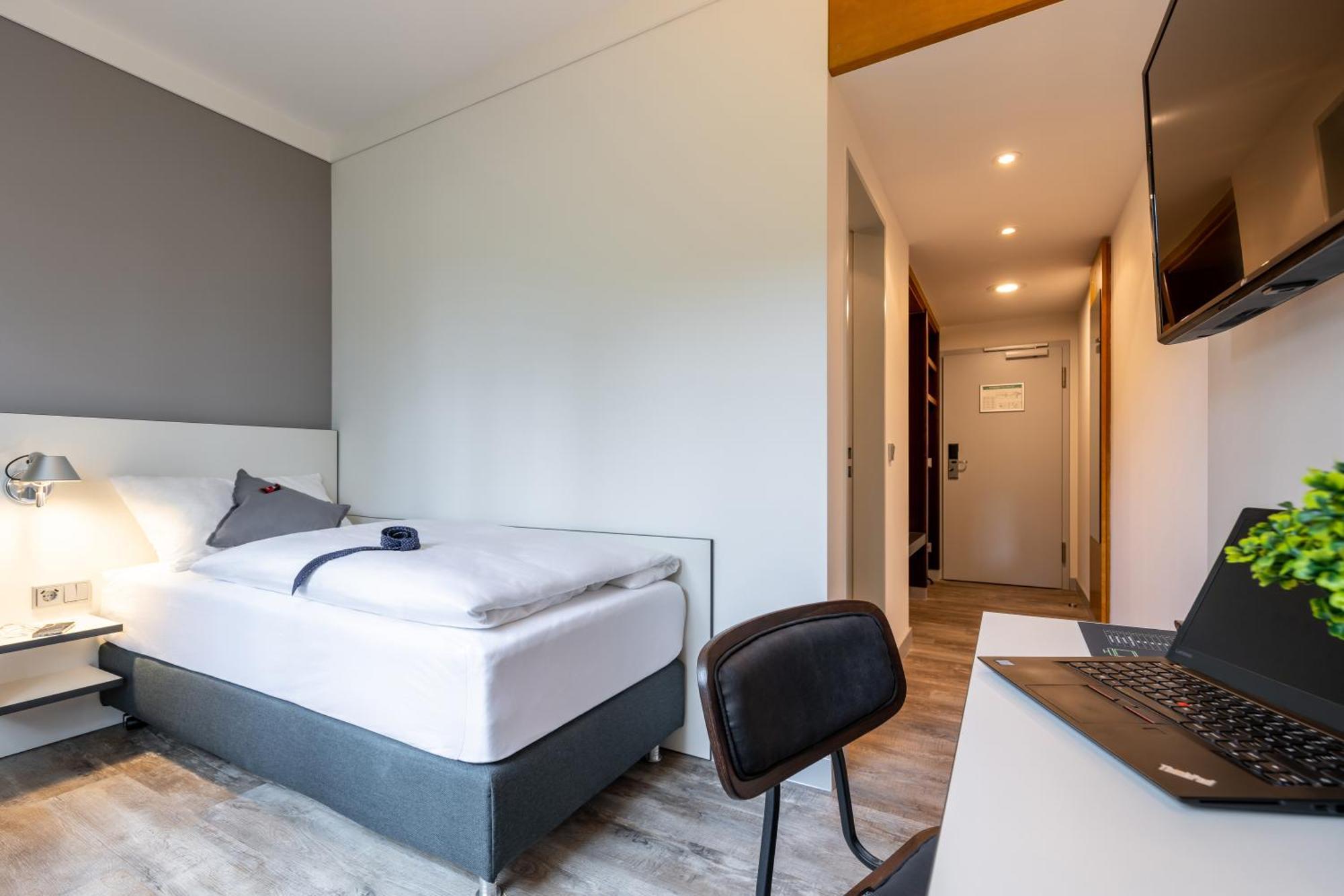 Hotel Leipheim Sued מראה חיצוני תמונה